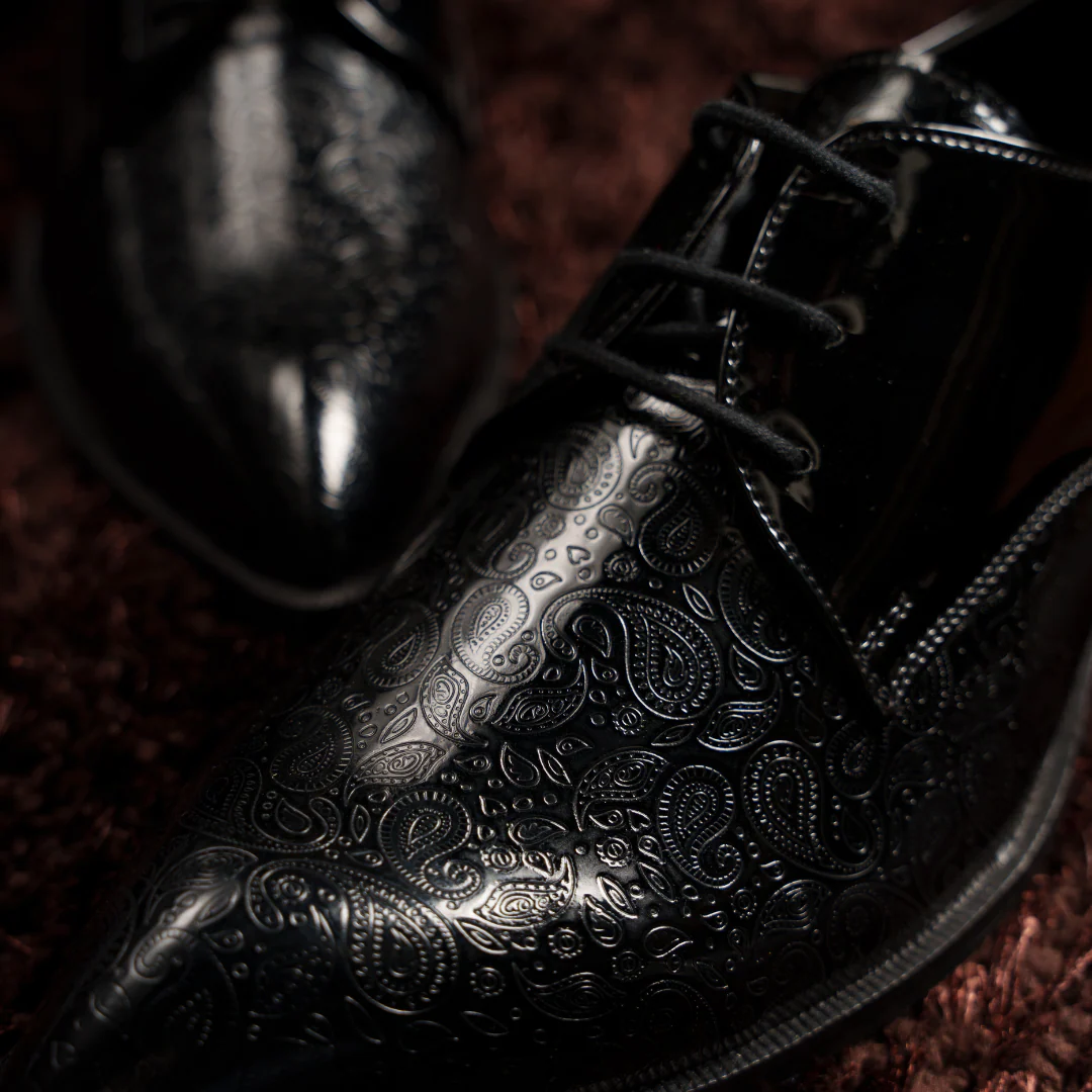 Monkstory Embossed Pattern Pointed Lace-ups - Black - Image 3