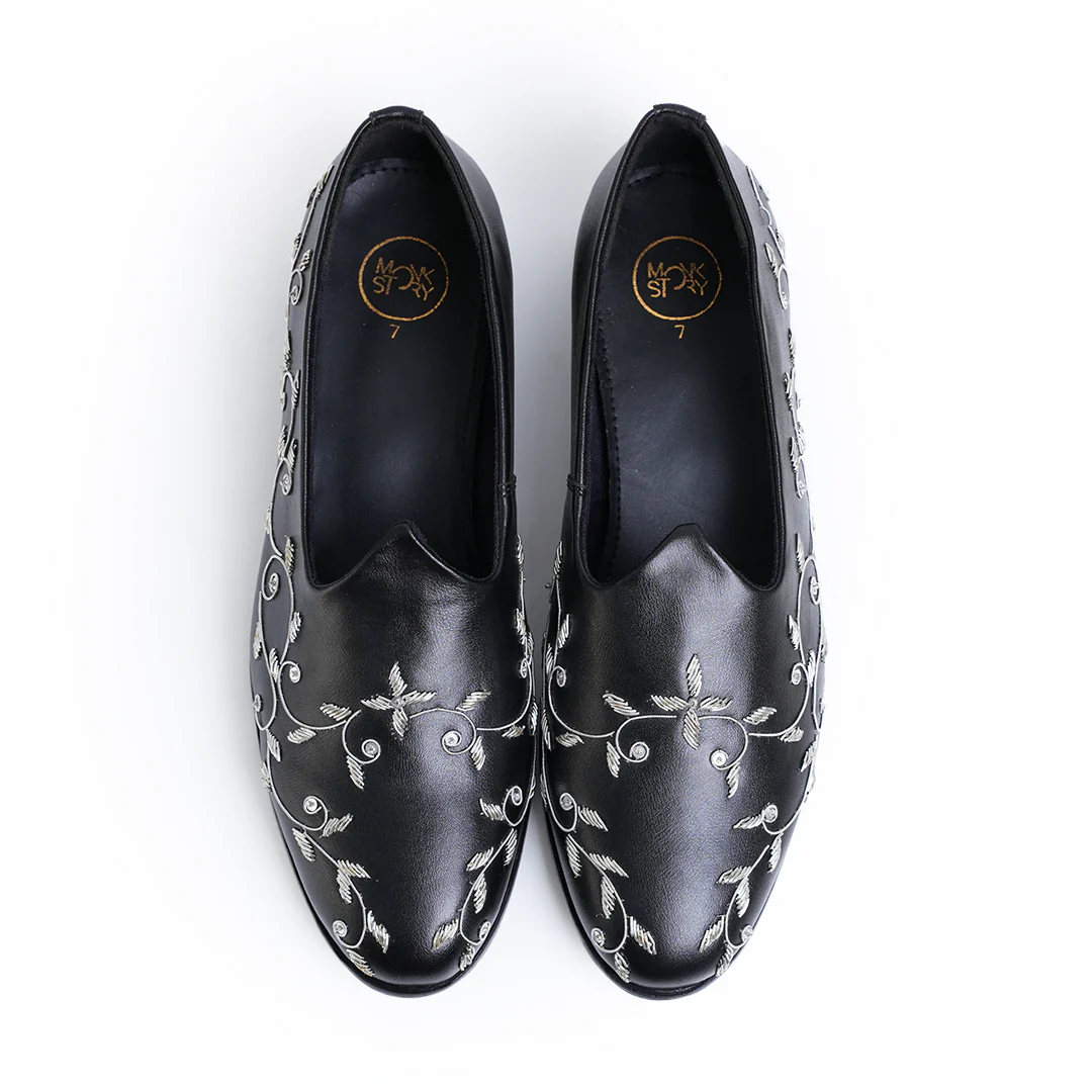 Monkstory Regal Floral Zardosi Mojari – Black - Image 4