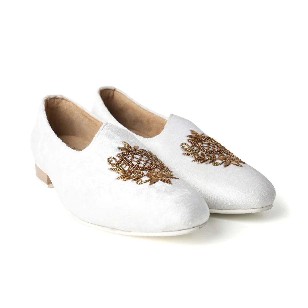 Opulenza Embroidered Mojri - Moon White - Image 6